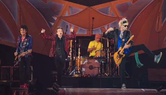 Los Rolling Stones, durante su espectáculo en el Santiago Bernabéu. Foto: EFE. 