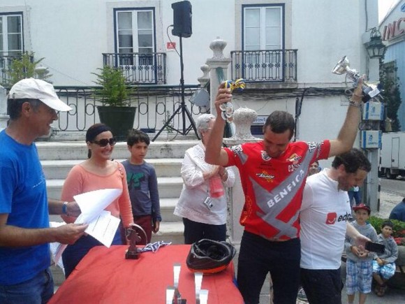 Reconocimiento a los participantes en la Caravana Ciclística por los Cinco y la Revolución Cubana en  Portugal, el 8 de junio de 2014. Foto: EmbaCuba Portugal/Cubadebate