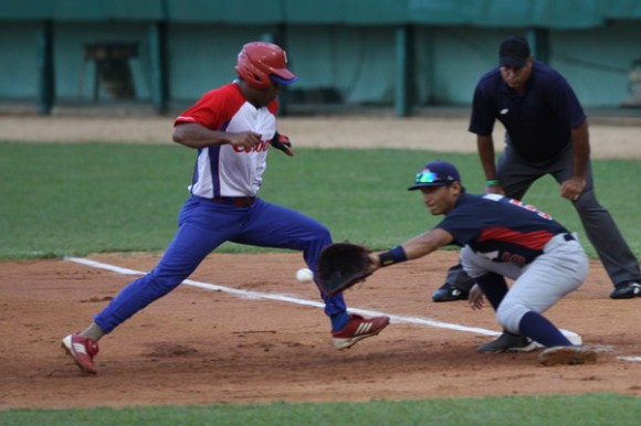 Primer juego del Tope de Béisbol Cuba-EE.UU, 23 de julio de 2014. Foto: Otmaro Rodríguez