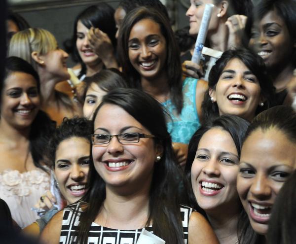 Graduación de alumnos de  la Facultad de Comunicación de la Universidad de La Habana, realizada en el Aula Magna de ese centro de altos estudios, el 10 de julio de 2014.  AIN FOTO/Abel PADRÓN PADILLA