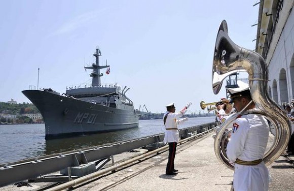 Ceremonia de recibimiento al buque Multipropósito MP-01 Huasteco, de la Armada de los Estados Unidos Mexicanos, en La Habana, el 9 de julio de 2014. AIN FOTO/Marcelino VAZQUEZ HERNANDEZ/