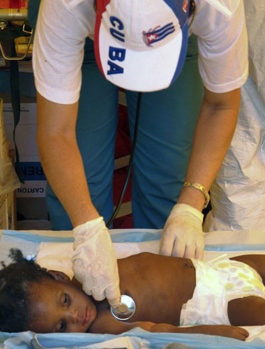 Médico cubano en Haití. Foto: Development Policy Centre/ USA