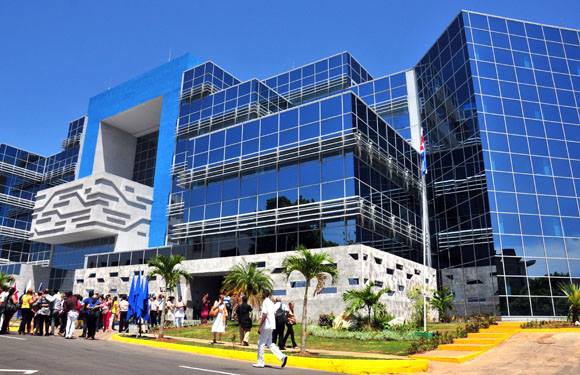 Nueva sede del Centro para el Control Estatal de Medicamentos, Equipos y Dispositivos Médicos y el Centro Nacional Coordinador de Ensayos Clínicos. Foto: Ladyrene Pérez/Cubadebate.