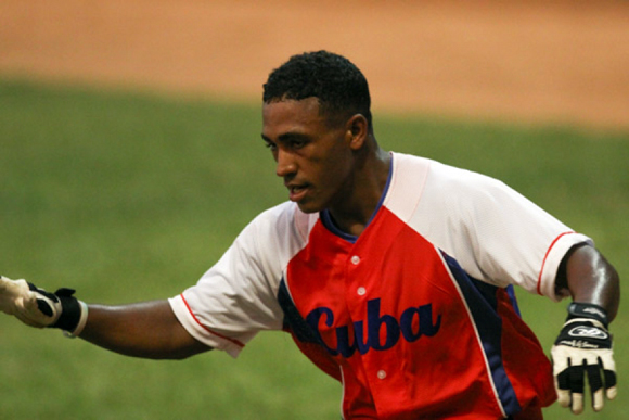 Santos anotó la primera de los cubanos. Foto: Otmaro Rodríguez