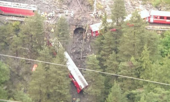 Accidente tren en los Alpes suizos. Foto: AP