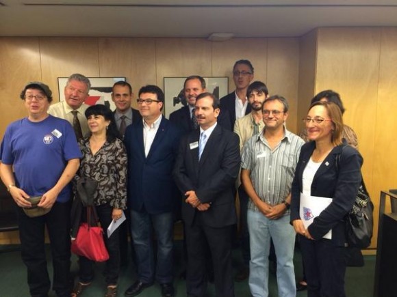 Diputados españoles conocen el caso de los cinco a través de Fernando Gonzalez. Foto: EMBACUBA España / Cubadebate
