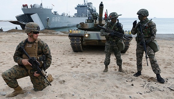 EE.UU. sigue fomentando su presencia militar cerca del gigante asiático. Foto: Reuters.