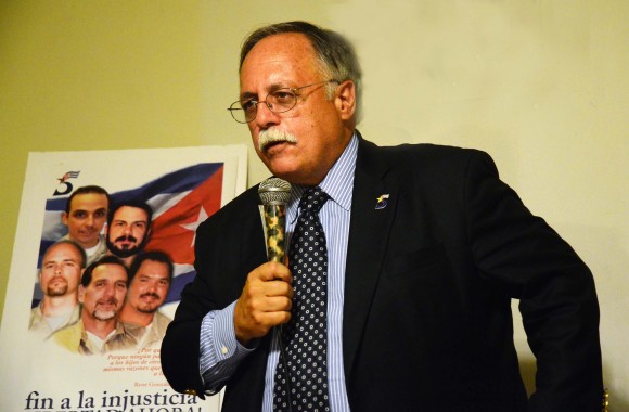 El abogado José Pertierra en la Velada solidaria con Los Cinco en Washington. 11 de septiembre de 2014. Foto: Bill Hackwell / Cubadebate
