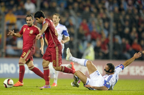 Diego Costa en el juego España-Luxemburgo. Foto: EFE/EPA/NICOLAS BOUVY