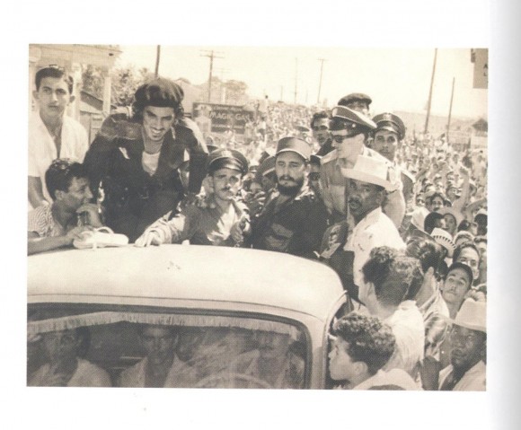 Fidel en Camagüey el 21 de octubre de 1959 enfrentando la traición de Hubert Matos. Foto: Archivo del autor / Cubadebate