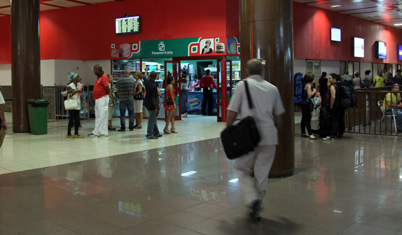 Reapertura de Salón de espera de pasajeros de la Terminal Aérea 3 del Aeropuerto José Martí. Foto: Ismael Francisco/Cubadebate.