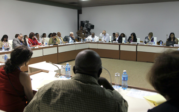 Reunión Técnica de especialistas y directivos para la prevención y el enfrentamiento al virus del Ébola que se efectúa en el Palacio de las Convenciones de La Habana.