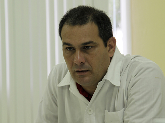 Luis Alberto Pérez López (Pinar del Río). Licenciado en Enfermería. Intensivista y especialista en Urgencias Médicas. Foto: Ismael Francisco/Cubadebate.