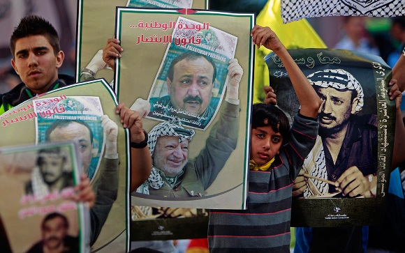 Palestinos rinden homenaje a Yasser Arafat en décimo aniversario de su muerte 11
