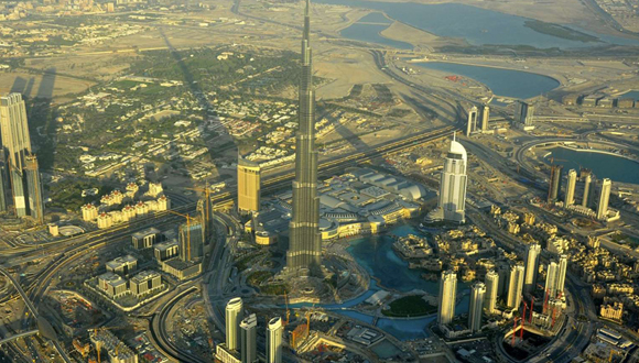 Una vista aérea de Burj Khalifa (Torre Califa) en Dubái, el edificio más alto del mundo con una altura de 828 metros. Foto: Reuters