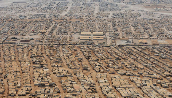 Vista aérea muestra que muestra el campo de refugiados sirios desplazados en Zaatari, cerca de la ciudad jordana de Mafraq. Foto: Reuters