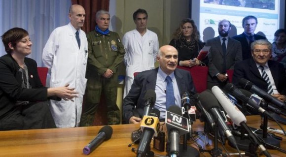 El jefe de la Unidad de Cuidados Intensivos, Jerome Pugin, responsable de la atención al profesional cubano. Foto: AFP