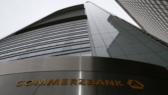 Sigue el Bloqueo: EEUU multa con 1.710 millones a banco alemán Commerzbank