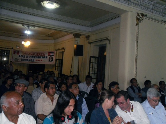 El pronunciamiento fue leído al término del encuentro que congregó a representantes de los cubanos establecidos en Lima  y en las ciudades de Chiclayo, Arequipa, Trujillo, Junín y Puerto Maldonado.