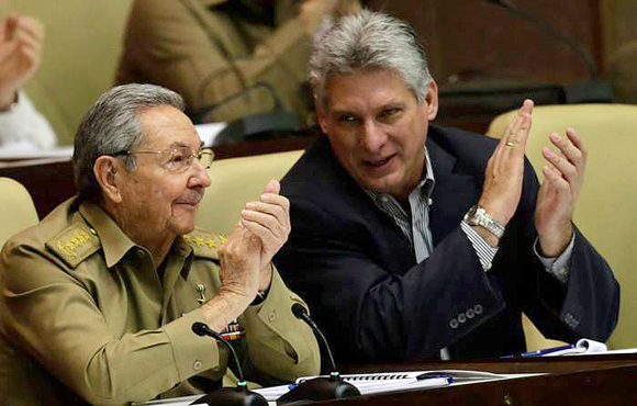 Raúl Castro y Miguel Diaz Canel