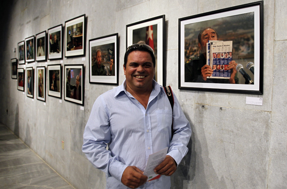Exposición dedicada a los 15 años del programa de la Televisión Mesa Redonda, que cumple 15 años. Foto: Ladyrene Pérez/ Cubadebate