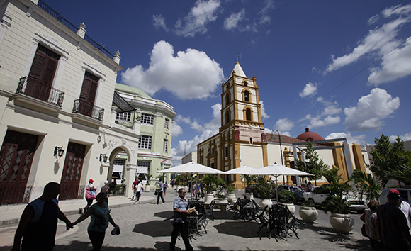 Vista de la Iglesia de la Soledad, desde el Hostal Camino de Hierro, Camagüey. Foto: Ismael Francisco/Cubadebate.