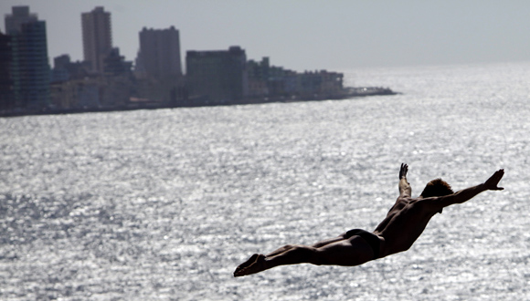 Cliff Diving en Cuba. Foto: Ismael Francisco/ Cubadebate.