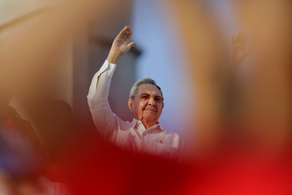 Raúl Castro durante el desfile por el 1ro de Mayo en La Habana. Foto: Ismael Francisco/ Cubadebate.