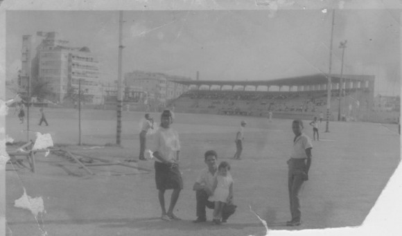El antiguo Vedado Tenis Club a finales de la dácada del 60. Foto: Víctor Manuel Ramos Fernández / Cubadebate
