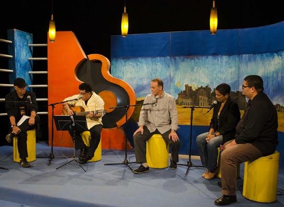 Víctor Casaus, Augusto Blanca, Antonio Guerrero, Marta Campos y Eduardo Sosa (de izquierda a derecha). Foto: Claudio Pelaez Sordo.
