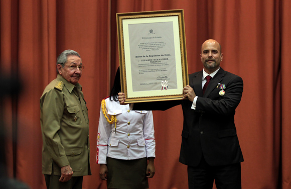 Imponen el Título de Héroe de la República de Cuba y la Orden Playa Girón a los Cinco. Foto: Ladyrene Pérez/ Cubadebate.