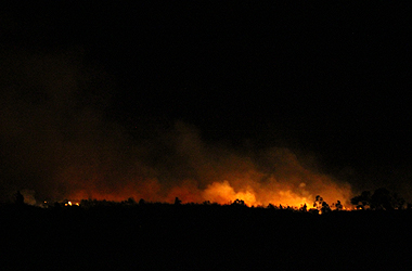 Sofocado peligroso incendio en localidad holguinera de La Yaba. Foto: Ahora