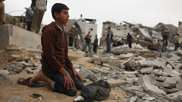 Un ataque a un refugio palestino en Al-Quds. Foto: Getty Images