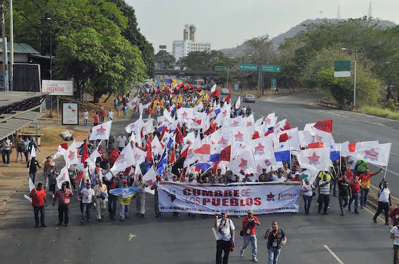 Marcha de los pueblos. Foto: Juvenal Balán/ Cubadebate