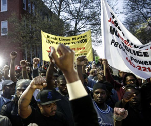 Continúan protestas en Baltimore por la muerte de joven afroamericano