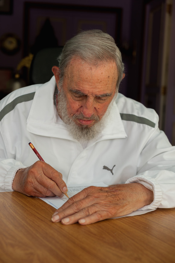 Fidel ejercer su derecho al voto, el 19 de abril de 2015. Foto: Estudios Revolución