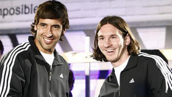 Raúl (izquierda) y Messi.