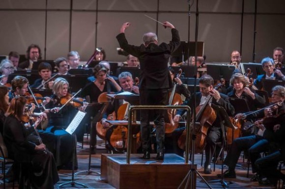 Músicos de la Orquesta Sinfónica de Minnesota, durante el concierto de apertura del la feria internacional CUBADISCO 2015, en el Teatro Nacional, en La Habana, Cuba, el 15 de mayo de 2015 . AIN FOTO/Abel ERNESTO