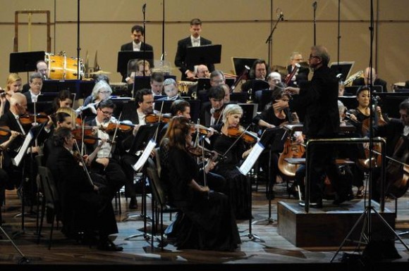 La Orquesta Sinfónica de Minnesota, durante su segunda presentación, en el Teatro Nacional de Cuba, en  La Habana, el 16 de mayo de 2015. AIN FOTO/Roberto MOREJÓN RODRÍGUEZ/