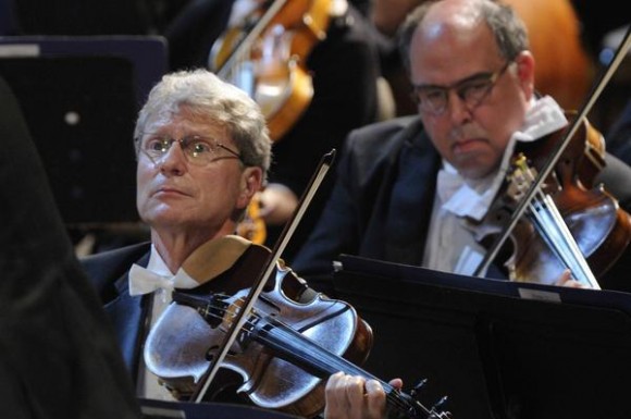 Músicos de la Orquesta Sinfónica de Minnesota, durante la segunda presentación de esta orquesta, en el Teatro Nacional de Cuba, en  La Habana, el 16 de mayo de 2015. AIN FOTO/Roberto MOREJÓN RODRÍGUEZ/