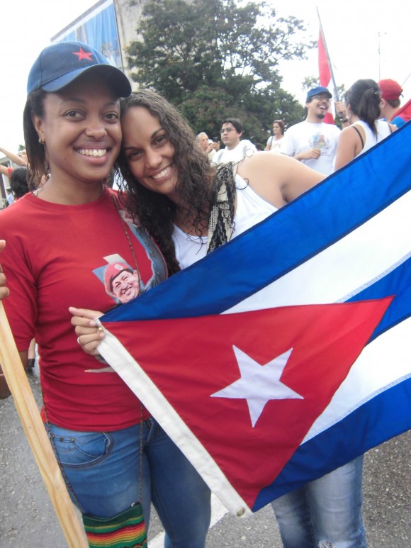 Mujeres en el Primero de Mayo en La Habana. Foto: Maribel Acosta