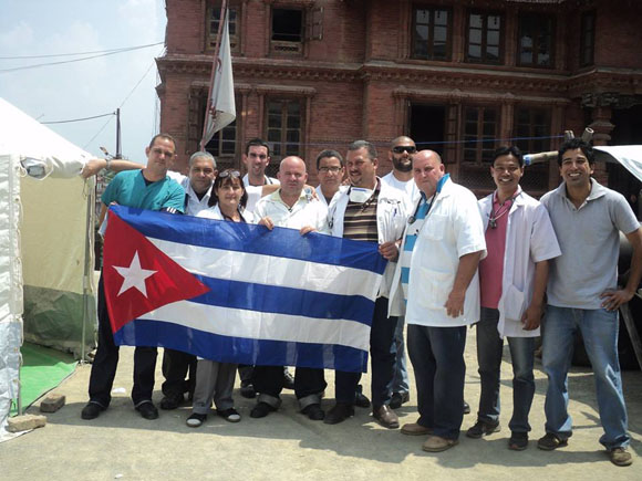 médicos cubanos nepal4