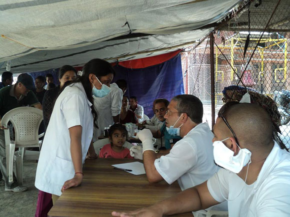 médicos cubanos nepal5