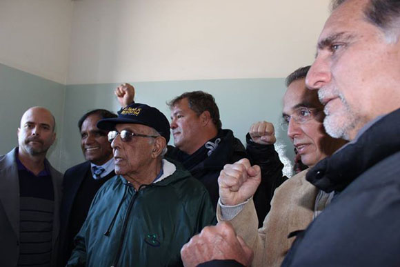 5 Héroes en Robben Island.