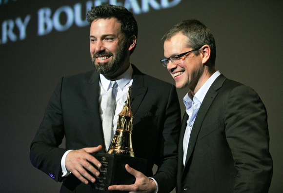 Ben Affleck y Matt Damon reciben un premio en el Festival de Cine de Santa Bárbara en 2013. Foto: Tomada de 20minutos.es