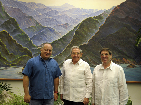 Diosdado Cabello, Raúl Castro y Bruno Rodríguez el 20 de junio de 2015. Foto: Estudio Revolución