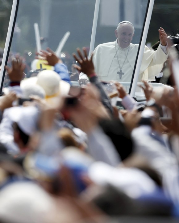 Papa Francisco celebra una misa en el Parque Bicentenario, en Quito, Ecuador. Foto: Reuters.