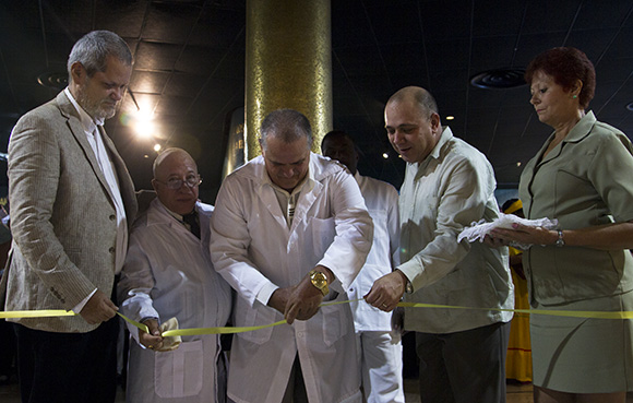 Inauguración de la expo fotográfica "El desafío del Ébola". Foto: Ismael Francisco/ Cubadebate.