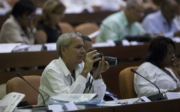 Raúl Castro asiste a la sesión plenaria de la Asamblea Nacional. Foto: Ismael Francisco/ Cubadebate