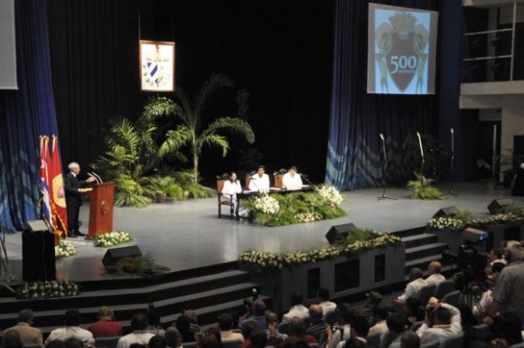 Sesión Solemne de la Asamblea Municipal de Santiago de Cuba por sus 500 años de fundada, el 25 de julio de 2015. AIN FOTO/Marcelino VAZQUEZ HERNANDEZ/